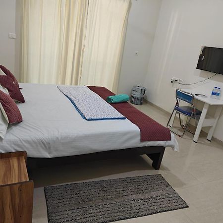 Rockfort Stay Inn Oragadam Ngoại thất bức ảnh