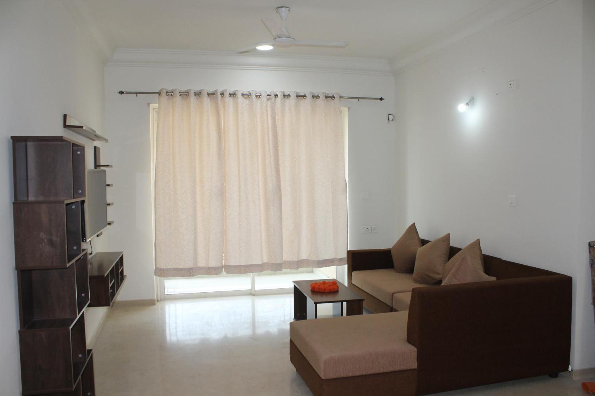 Rockfort Stay Inn Oragadam Ngoại thất bức ảnh